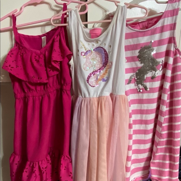 Girls size 5 dresses. Excellent condition! - Picture 2 of 5